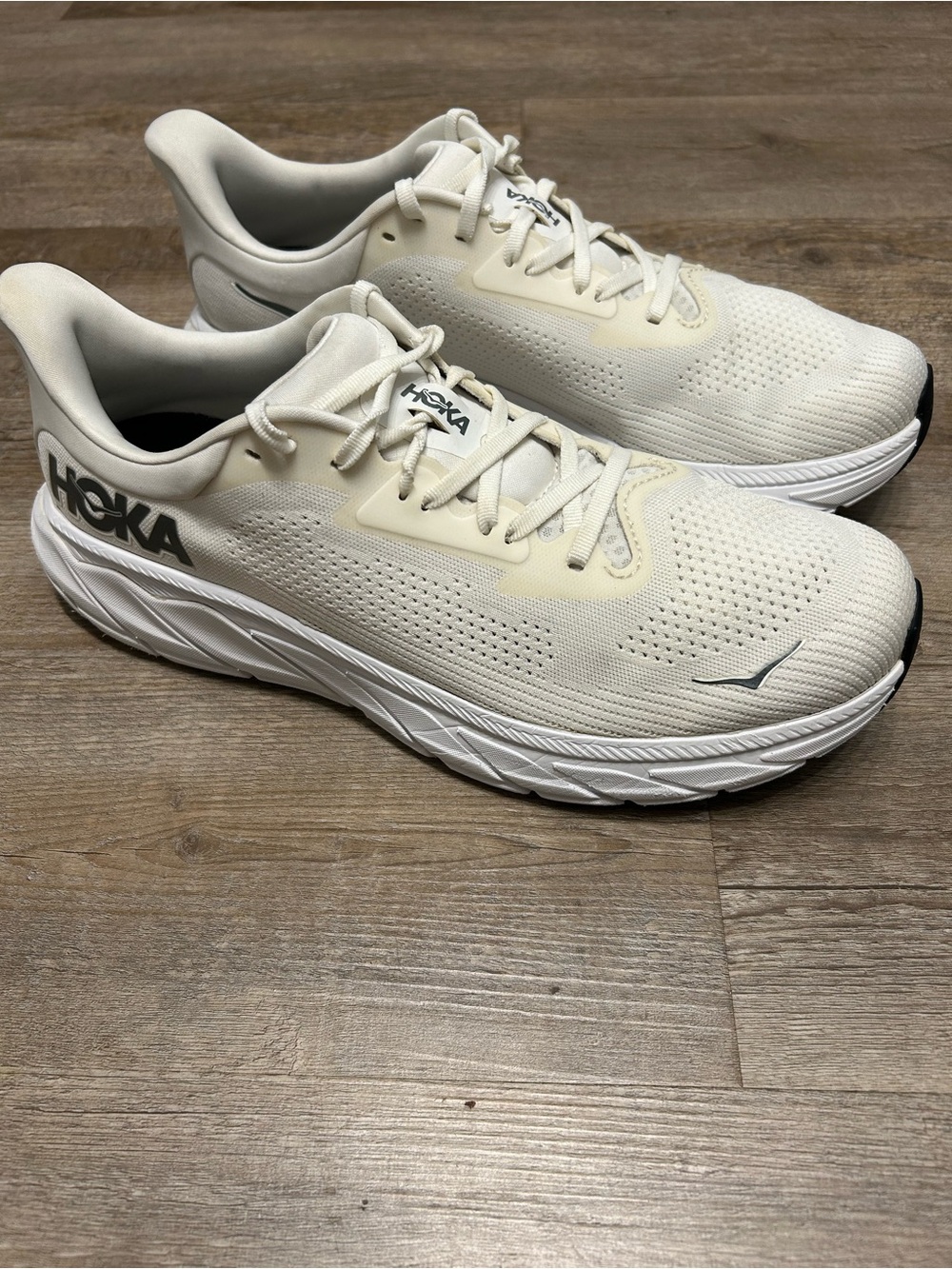 Hoka Arahi 7 Men's 11.5 D Athletic Running Shoes Cream/White Oat Milk EUC